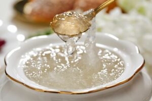 cách chế biến tổ yến chưng hạt sen