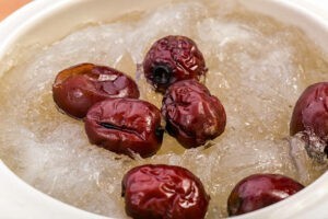 Cảm nang yến hướng dẫn cách chưng yến sào với táo đỏ - yến sào kim's nest
