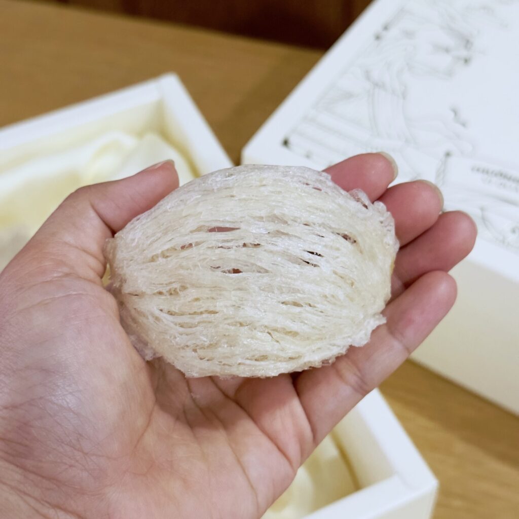 Tổ yến rút lông